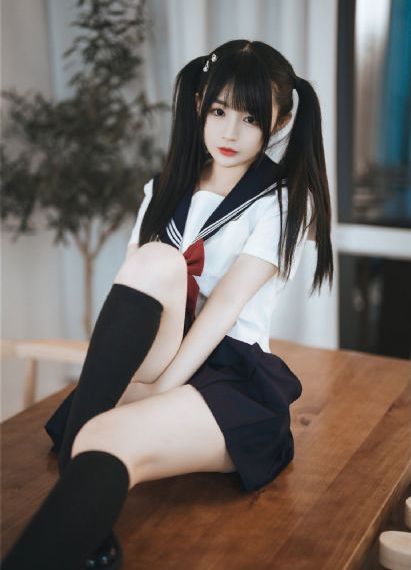 欧美腹肌男模走秀视频_剧情片视频大全