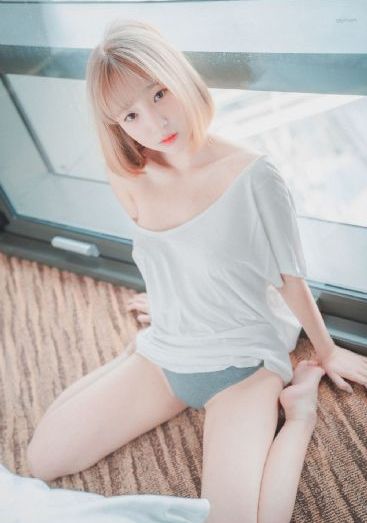 欧美模特写真视频网站_1080完整视频观看