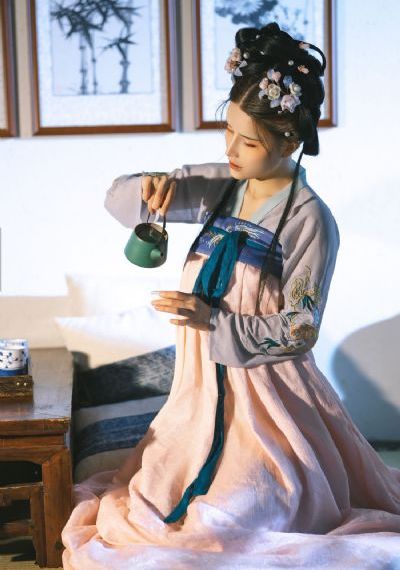 欧美辣妈运动街拍_大片在线观看