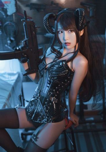 美女胸禁止18以下看_蓝光超清在线观看